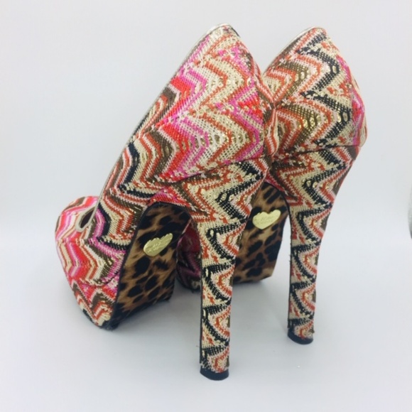 BETSEY JOHNSON 'Vale' Fabric Platform Heel Pump - Picture 3 of 6